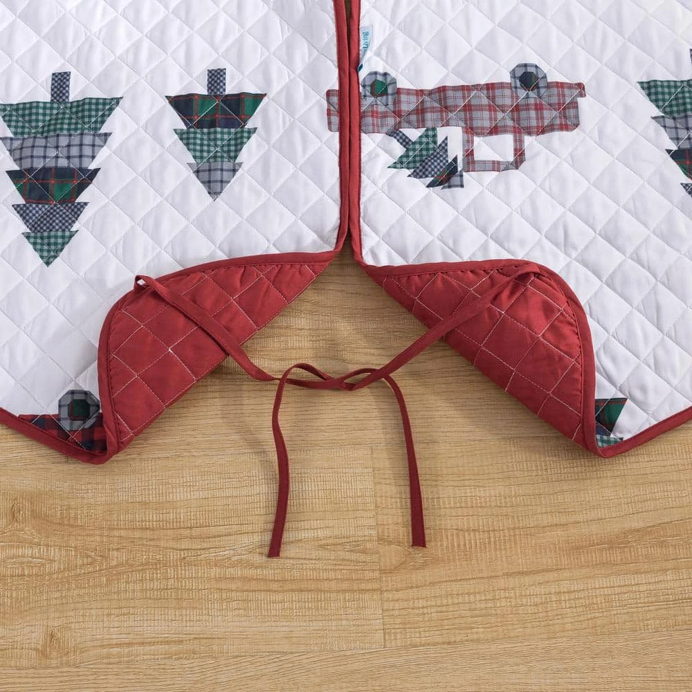 48 In. Vintage Truck Polyester Microfiber Quilted Tree Skirt 9 48 In. Vintage Truck Polyester Microfiber Quilted Tree Skirt - Image 9