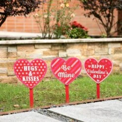 15 In. H Set Of 3 Wooden Heart-Shaped Yard Stake -The Home Depot Shop glitzhome seasonal decorations 2005000065 4f 1000